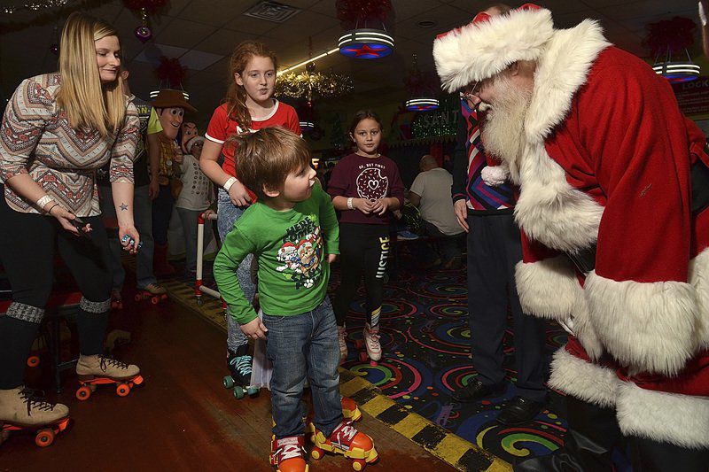 Holiday hero, anti-hero draw crowds